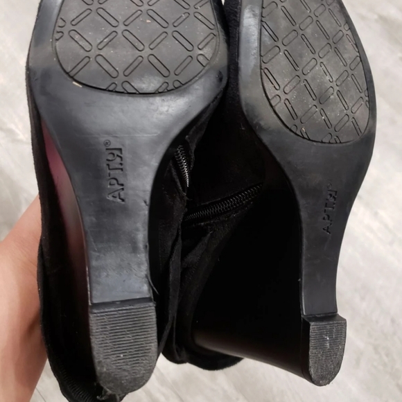 👢Apt.9 Faux Suede Boots Size 7 M Wedges👢 - Picture 9 of 9